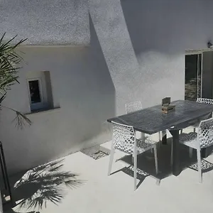 Cyr Sur Maison d'hôtes
